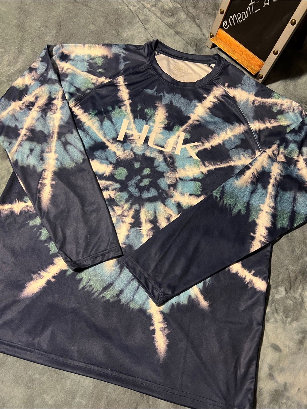 Huk Performance Fishing Tie Dye Long Sleeve Lightweight Shirt Men's size L